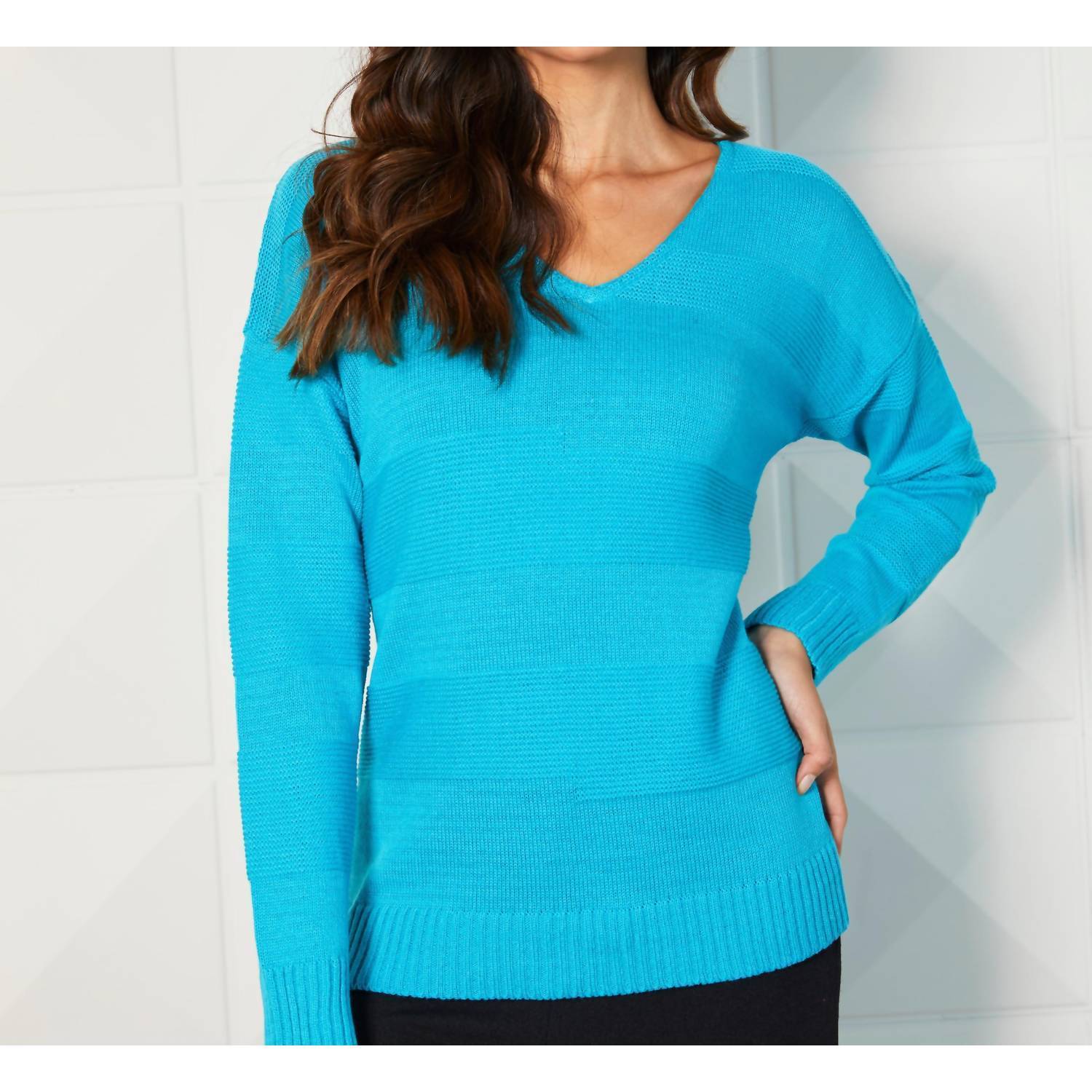 New French Kyss Long Sleeve V-Neck Top In Turquoise